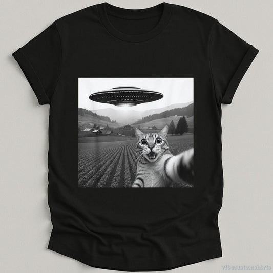 T-Shirt Black / S Cat Selfie With UFO Shirt