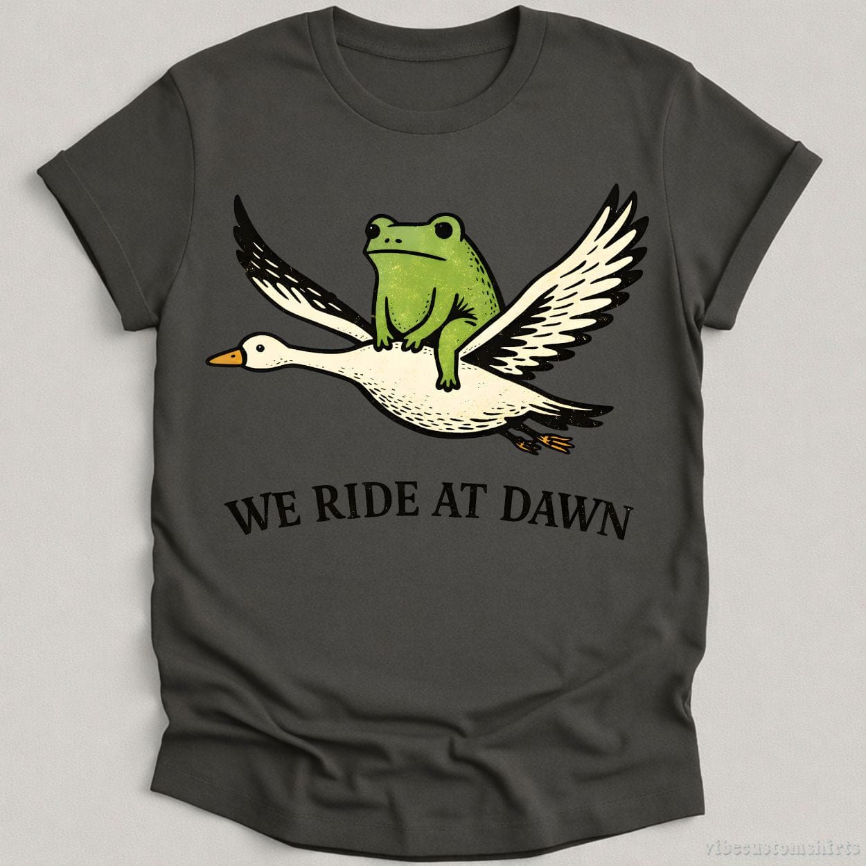 T-Shirt Charcoal / S We Ride At Dawn Frog And Goose Shirt