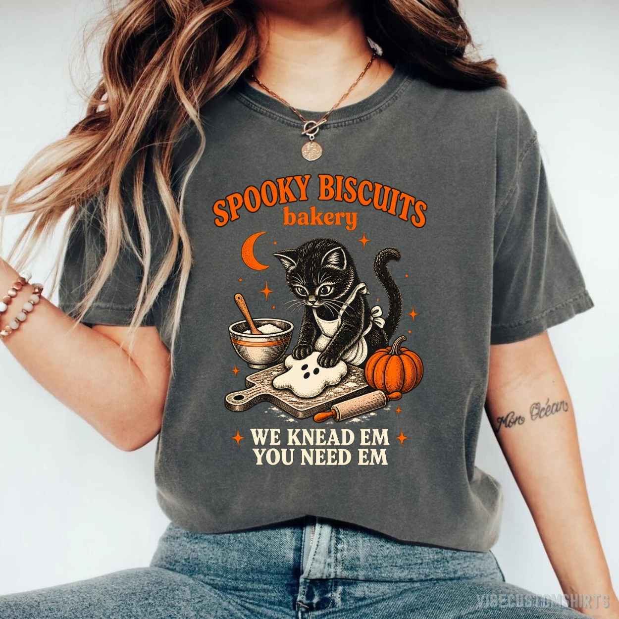 T-Shirt Dark Heather Grey / S Spooky Biscuits Cat Halloween Shirt