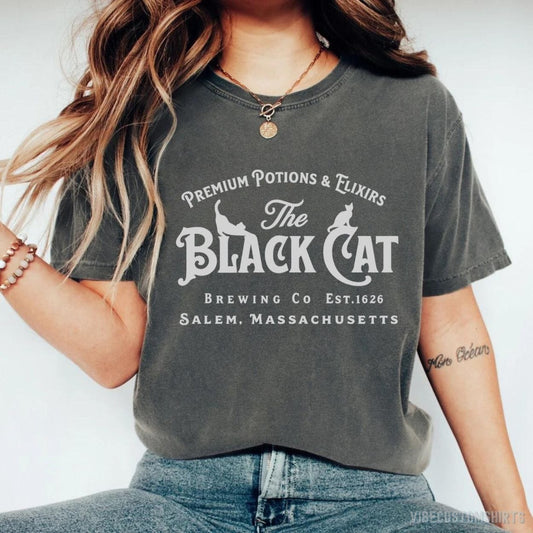 T-Shirt Dark Heather / S Salem Black Cat Witchy Shirt