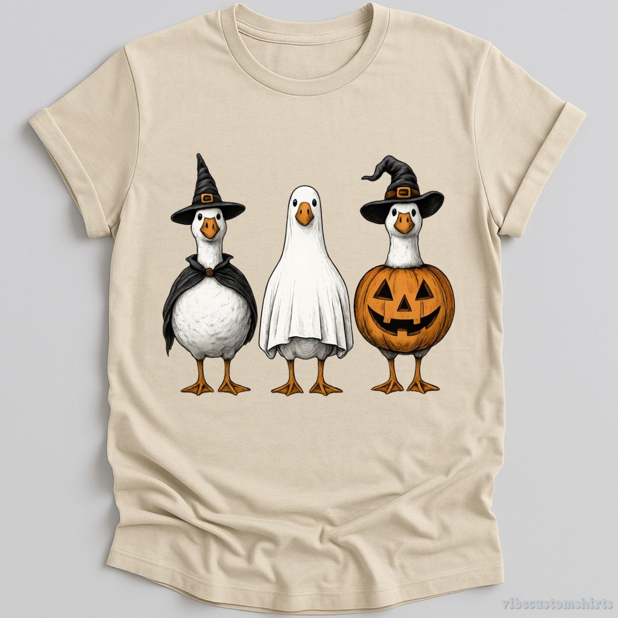 T-Shirt Natural / S Vintage Goose Halloween Shirt