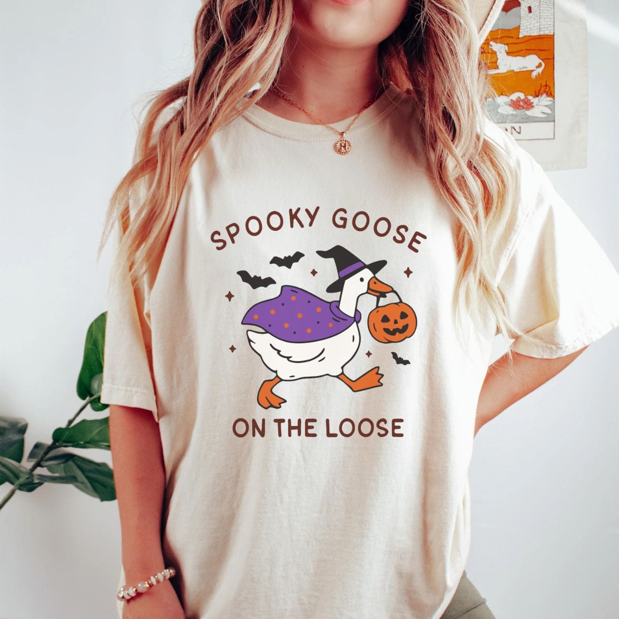 T-Shirt Spooky Goose on the Loose Shirt